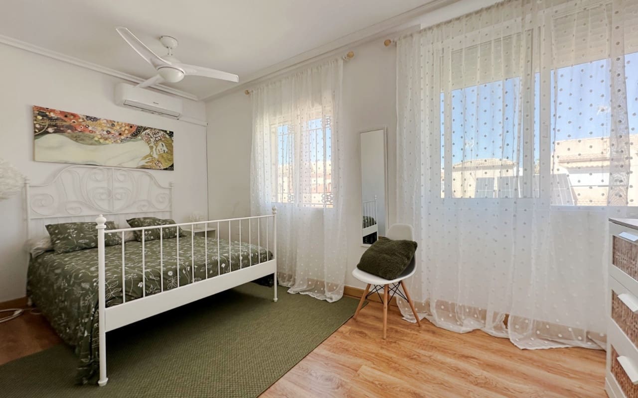 3 soverom Hus til salgs i La Zenia med svømmebasseng garasje - € 283 000 (Ref: 9997265)
