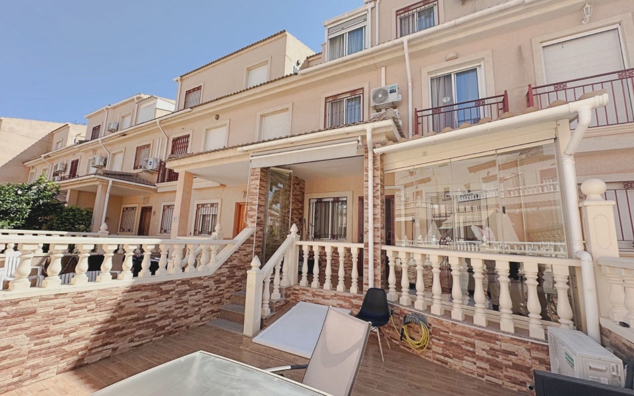 3 soverom Hus til salgs i La Zenia med svømmebasseng garasje - € 283 000 (Ref: 9997265)