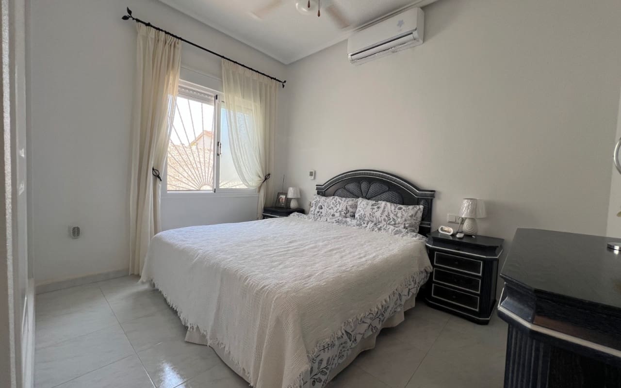 2 Zimmer Villa zu verkaufen in Ciudad Quesada mit Pool Garage - 289.000 € (Ref: 9997266)