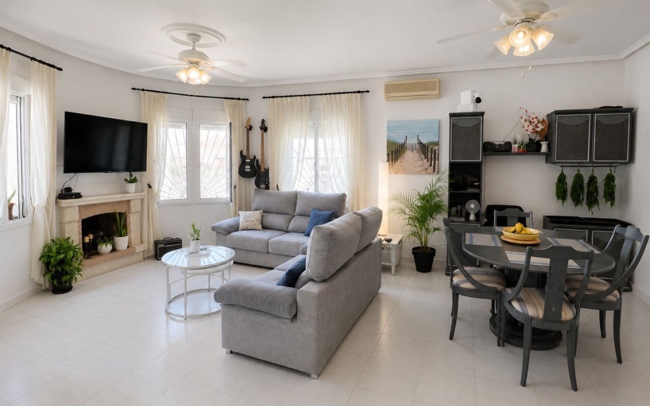 2 Zimmer Villa zu verkaufen in Ciudad Quesada mit Pool Garage - 289.000 € (Ref: 9997266)