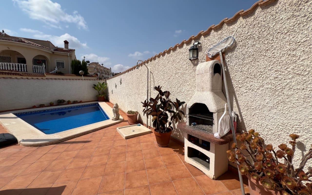 2 Zimmer Villa zu verkaufen in Ciudad Quesada mit Pool Garage - 289.000 € (Ref: 9997266)