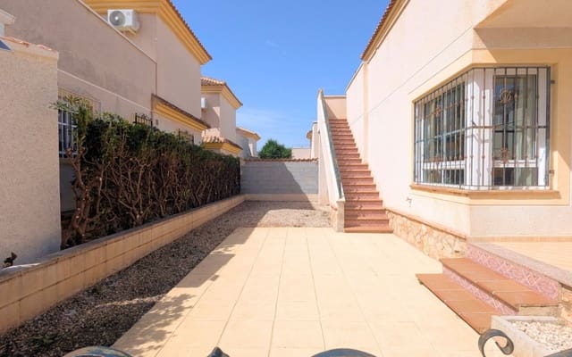 Chalet de 3 habitaciones en Lo Crispin, Algorfa en venta con piscina garaje - 225.000 € (Ref: 9997267)