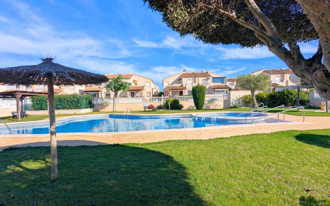 3 chambre Villa/Maison à vendre à Lo Crispin avec piscine garage - 225 000 € (Ref: 9997267)