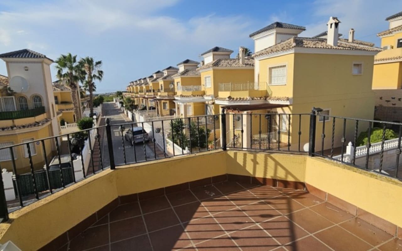 3 bedroom Villa for sale in Lo Crispin with pool - € 220,000 (Ref: 9997268)