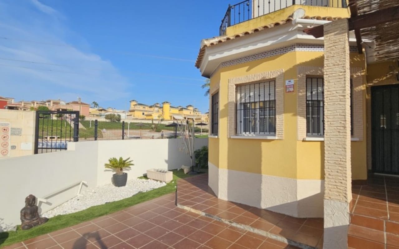 3 bedroom Villa for sale in Lo Crispin with pool - € 220,000 (Ref: 9997268)