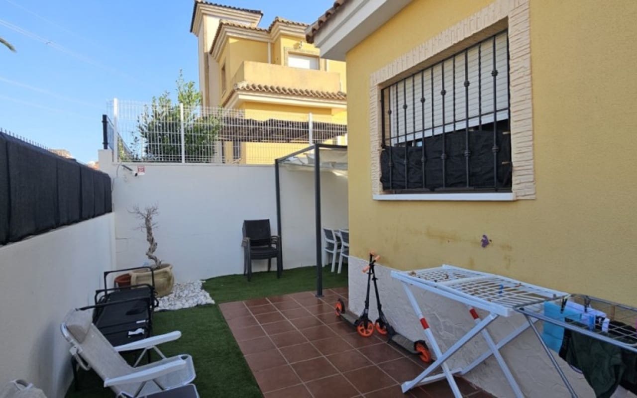 3 bedroom Villa for sale in Lo Crispin with pool - € 220,000 (Ref: 9997268)