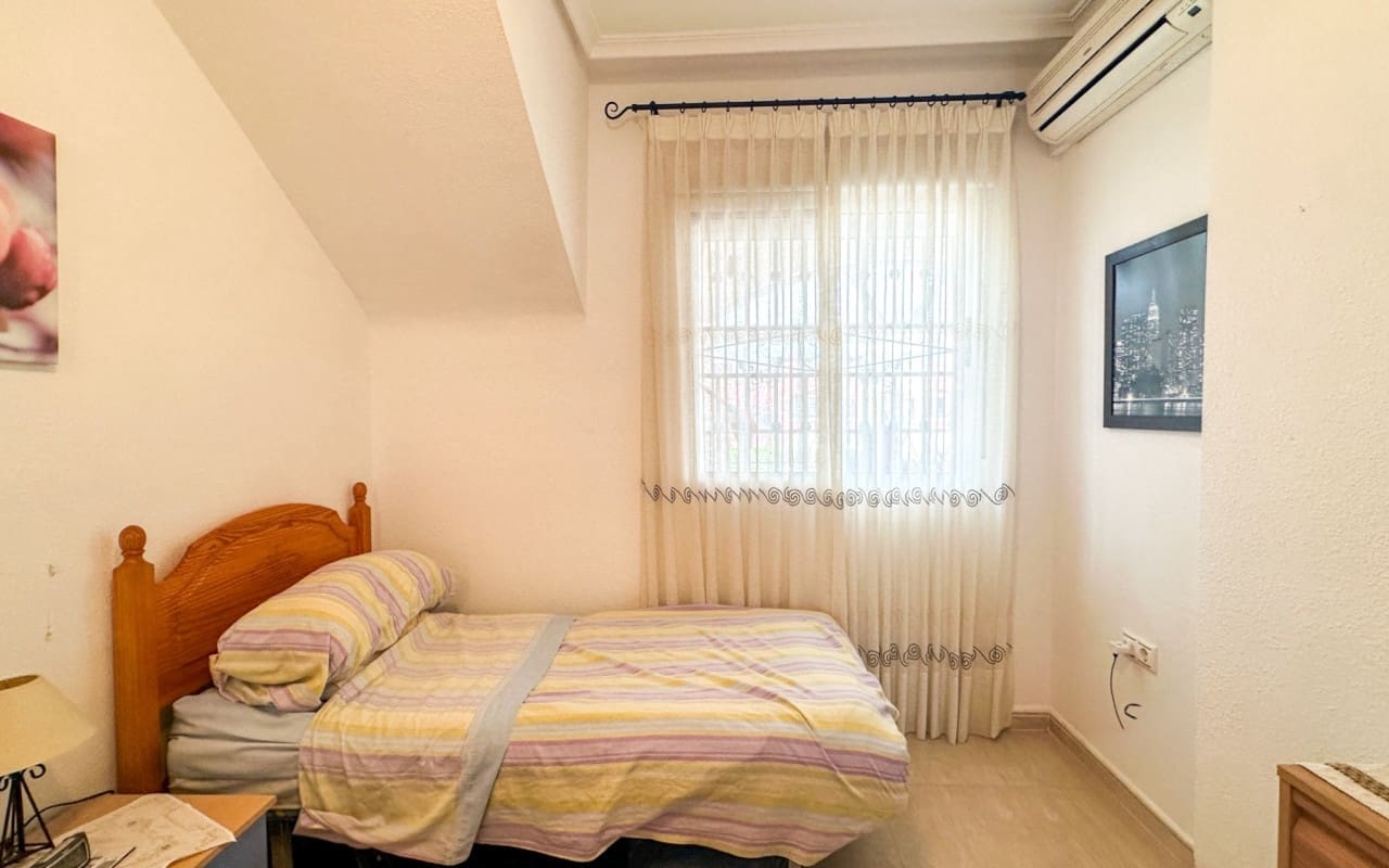 2 soveværelse Byhus til salg i Orihuela Costa med swimmingpool - € 164.900 (Ref: 9997269)