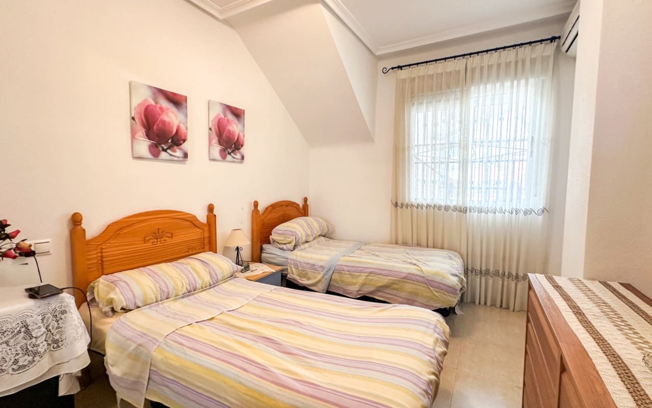 2 soveværelse Byhus til salg i Orihuela Costa med swimmingpool - € 164.900 (Ref: 9997269)
