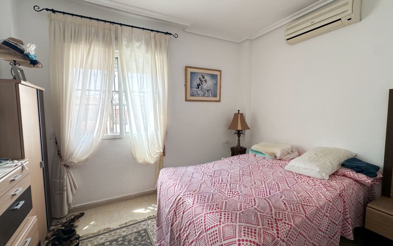 2 soveværelse Byhus til salg i Orihuela Costa med swimmingpool - € 164.900 (Ref: 9997269)