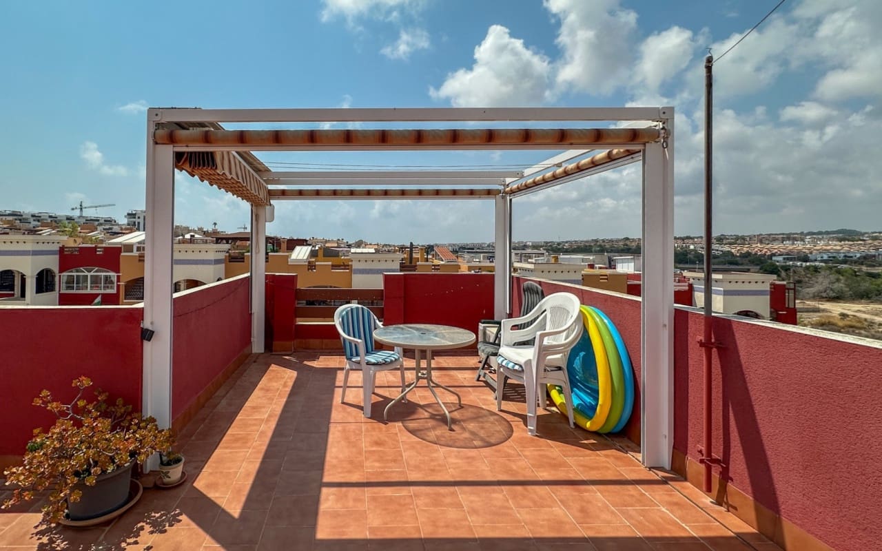 2 soveværelse Byhus til salg i Orihuela Costa med swimmingpool - € 164.900 (Ref: 9997269)