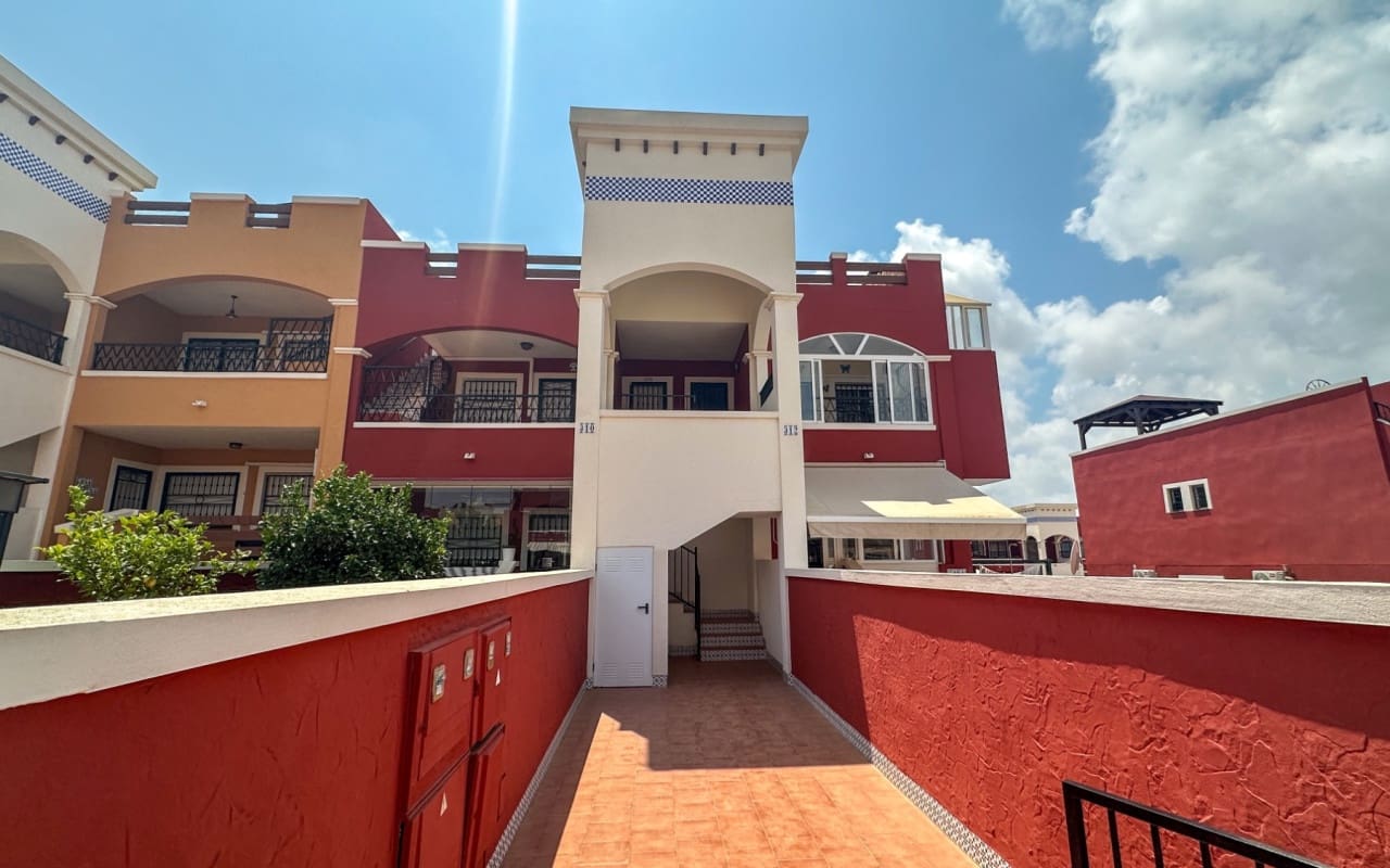 2 soveværelse Byhus til salg i Orihuela Costa med swimmingpool - € 164.900 (Ref: 9997269)