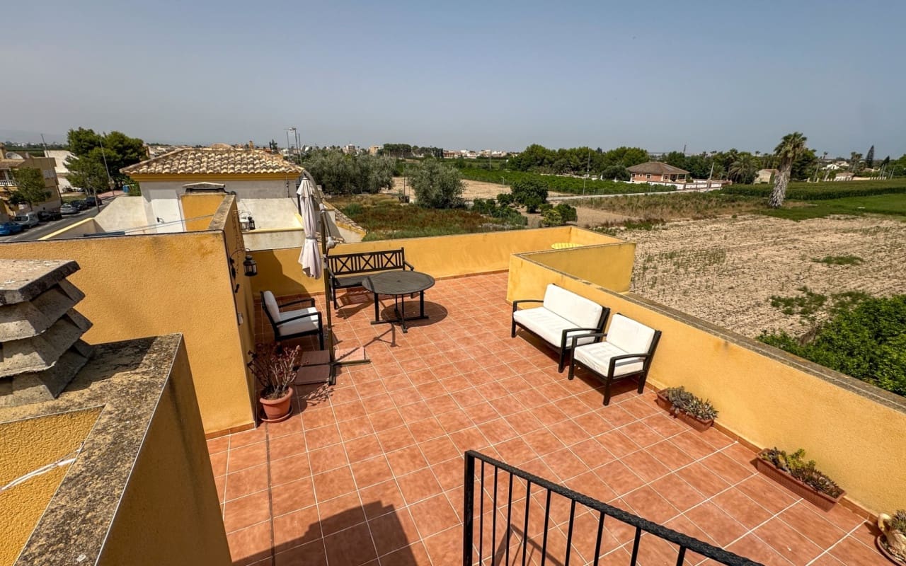 Casa de 2 habitaciones en Daya Nueva en venta con piscina garaje - 119.000 € (Ref: 9997270)