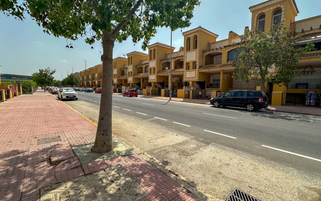 Casa de 2 habitaciones en Daya Nueva en venta con piscina garaje - 119.000 € (Ref: 9997270)