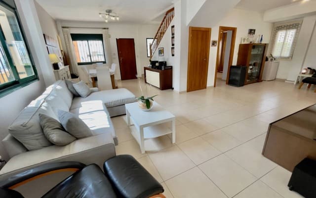 4 sypialnia Willa na sprzedaż w Ciudad Quesada, Rojales z basenem garażem - 470 000 € (Ref: 9997271)