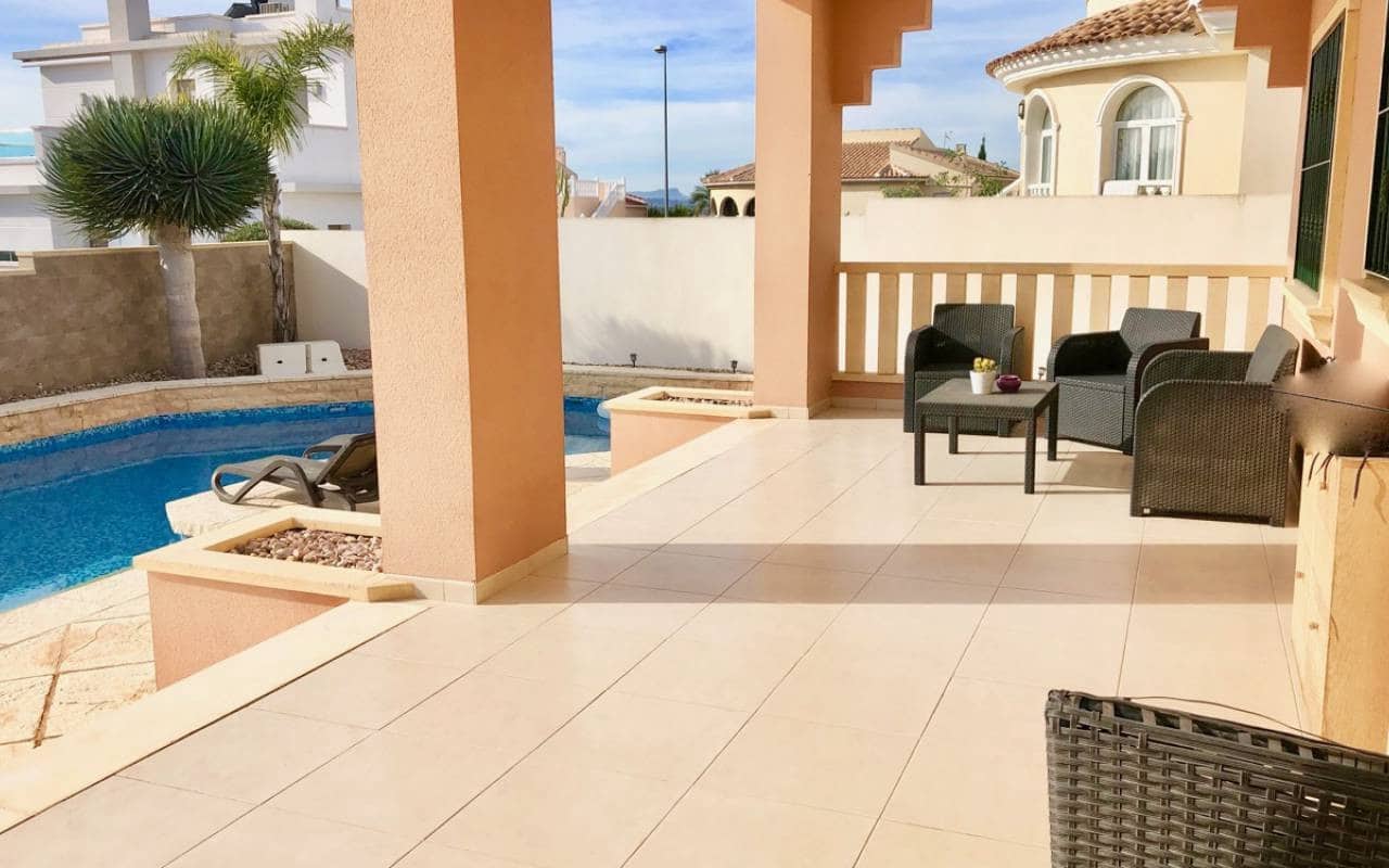 4 sypialnia Willa na sprzedaż w Ciudad Quesada z basenem garażem - 470 000 € (Ref: 9997271)