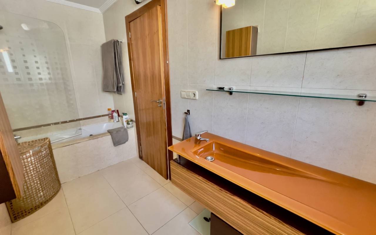 4 sypialnia Willa na sprzedaż w Ciudad Quesada z basenem garażem - 470 000 € (Ref: 9997271)