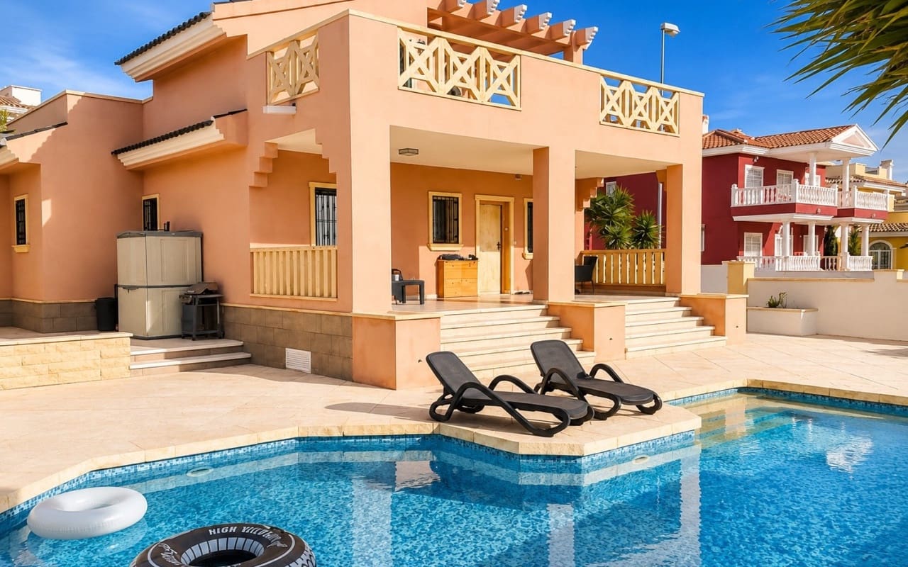 4 sypialnia Willa na sprzedaż w Ciudad Quesada z basenem garażem - 470 000 € (Ref: 9997271)