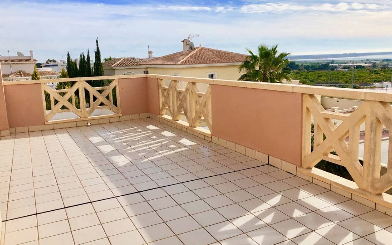 4 sypialnia Willa na sprzedaż w Ciudad Quesada z basenem garażem - 470 000 € (Ref: 9997271)
