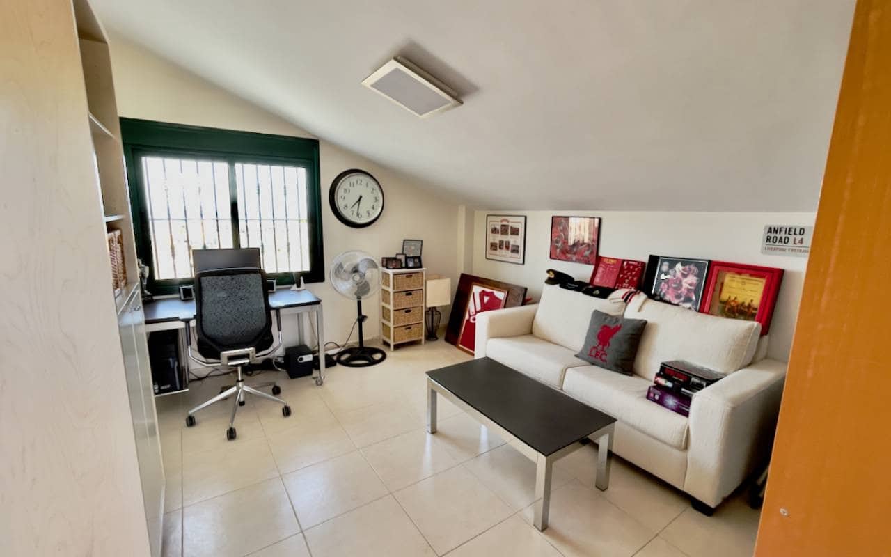 4 sypialnia Willa na sprzedaż w Ciudad Quesada z basenem garażem - 470 000 € (Ref: 9997271)