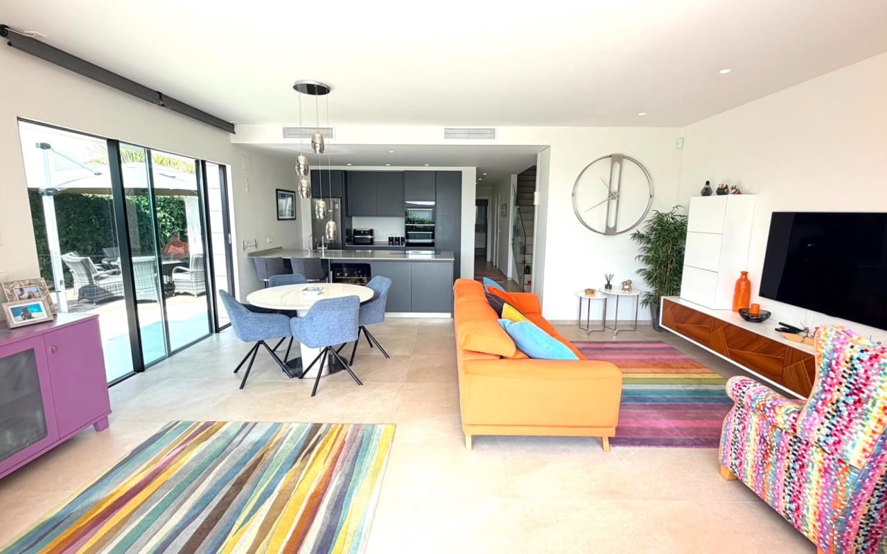 4 soverom Villa til salgs i Los Montesinos med svømmebasseng garasje - € 595 000 (Ref: 9997273)