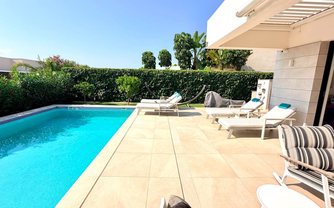 4 soverom Villa til salgs i Los Montesinos med svømmebasseng garasje - € 595 000 (Ref: 9997273)