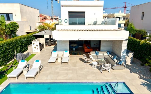 4 soverom Villa til salgs i Los Montesinos med svømmebasseng garasje - € 595 000 (Ref: 9997273)