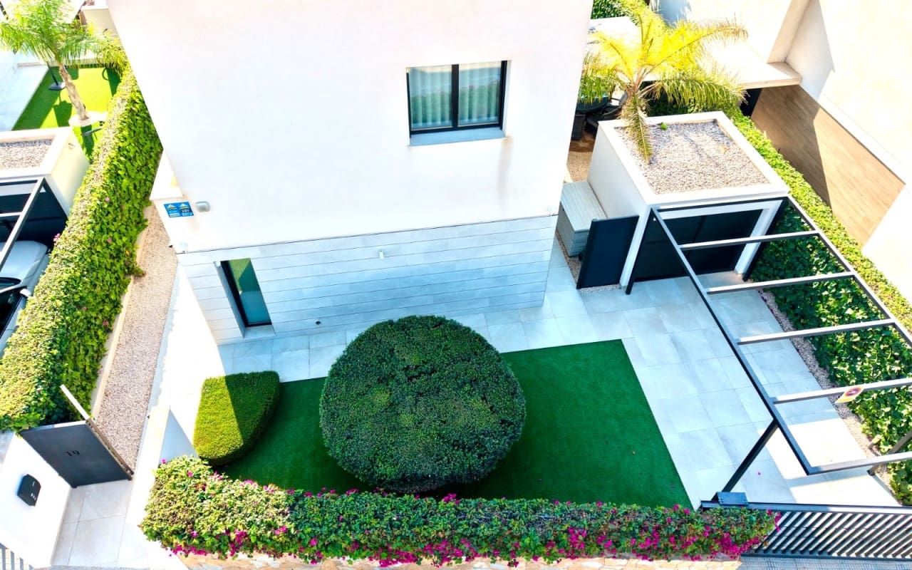 4 soverom Villa til salgs i Los Montesinos med svømmebasseng garasje - € 595 000 (Ref: 9997273)