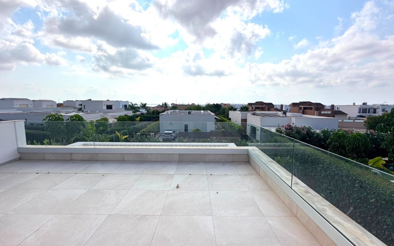 4 soverom Villa til salgs i Los Montesinos med svømmebasseng garasje - € 595 000 (Ref: 9997273)