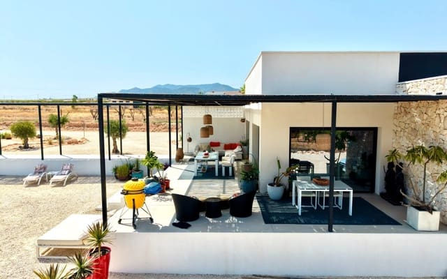 5 soveværelse Villa til salg i Pinoso med swimmingpool - € 679.000 (Ref: 9997274)