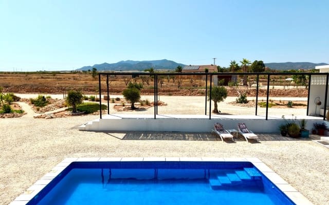 5 soveværelse Villa til salg i Pinoso med swimmingpool - € 679.000 (Ref: 9997274)