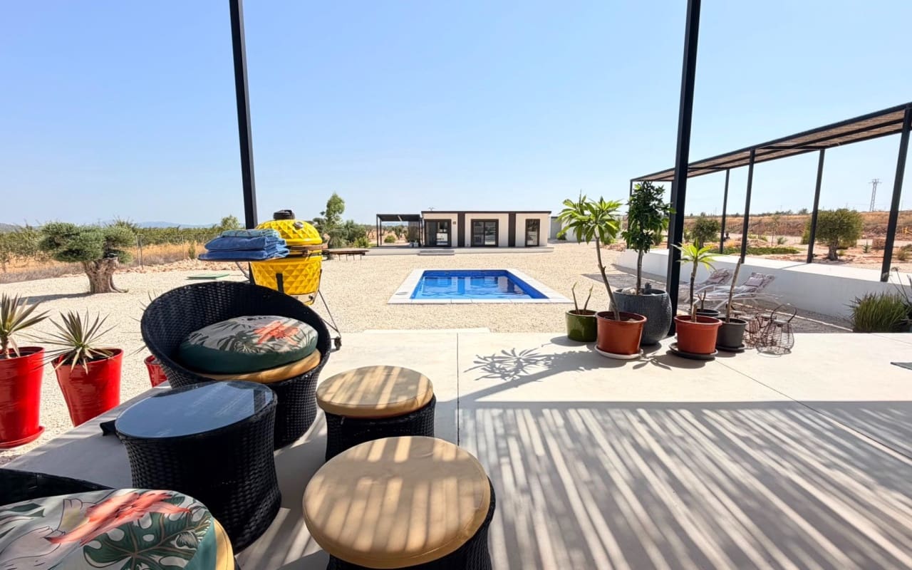 5 soveværelse Villa til salg i Pinoso med swimmingpool - € 679.000 (Ref: 9997274)