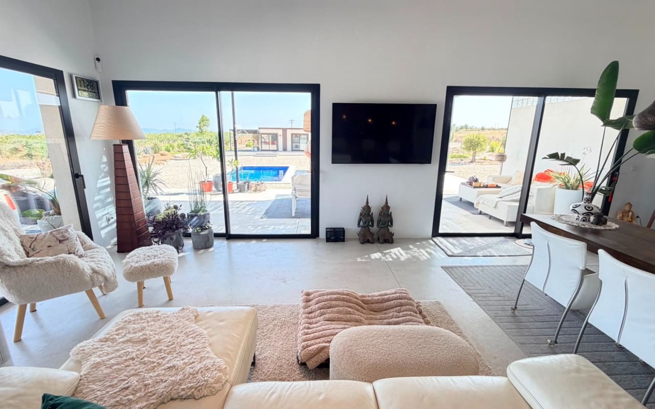 5 soveværelse Villa til salg i Pinoso med swimmingpool - € 679.000 (Ref: 9997274)