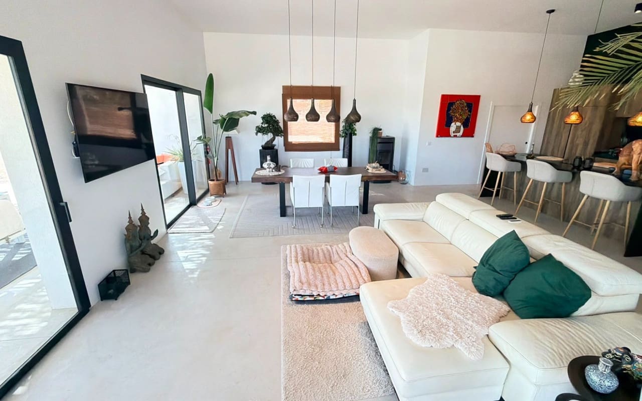 5 soveværelse Villa til salg i Pinoso med swimmingpool - € 679.000 (Ref: 9997274)