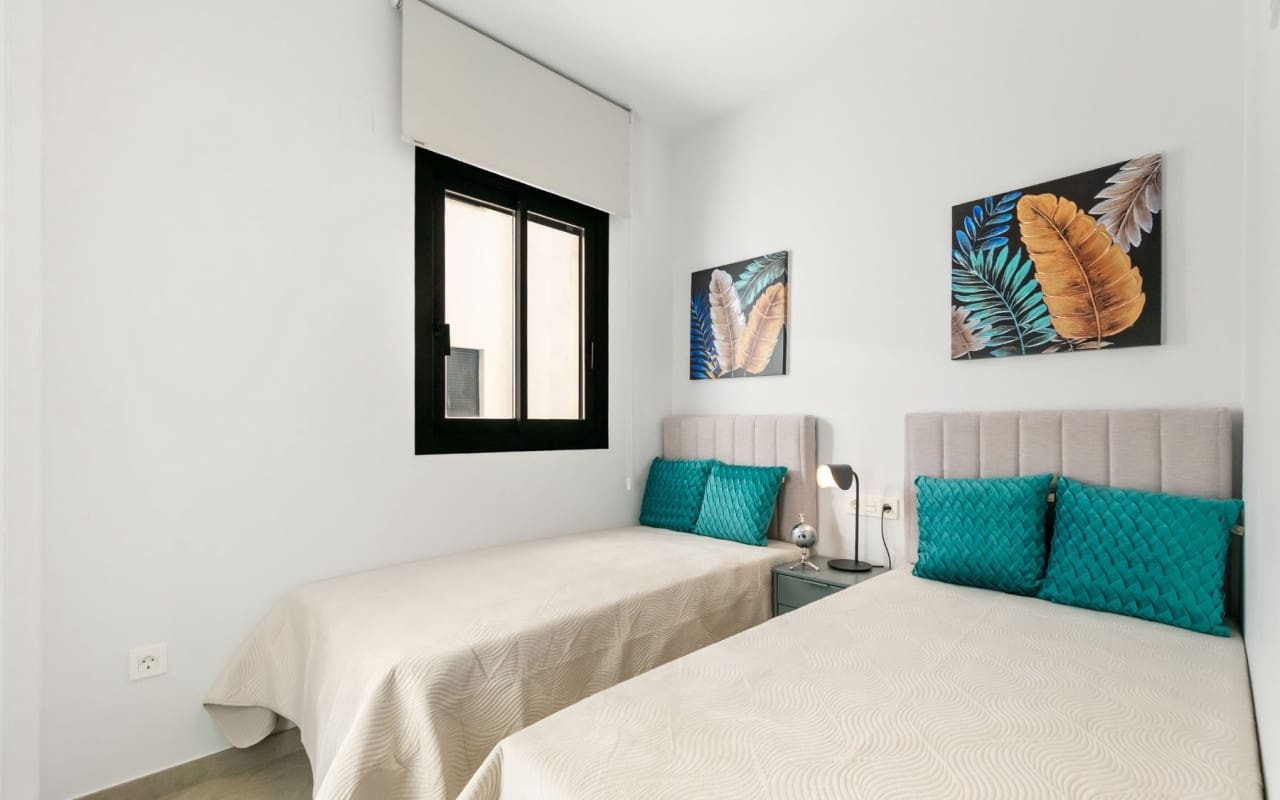 2 soveværelse Lejlighed til salg i Torrevieja med swimmingpool - € 249.900 (Ref: 9997276)