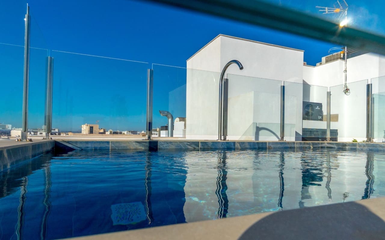 2 soveværelse Lejlighed til salg i Torrevieja med swimmingpool - € 249.900 (Ref: 9997276)