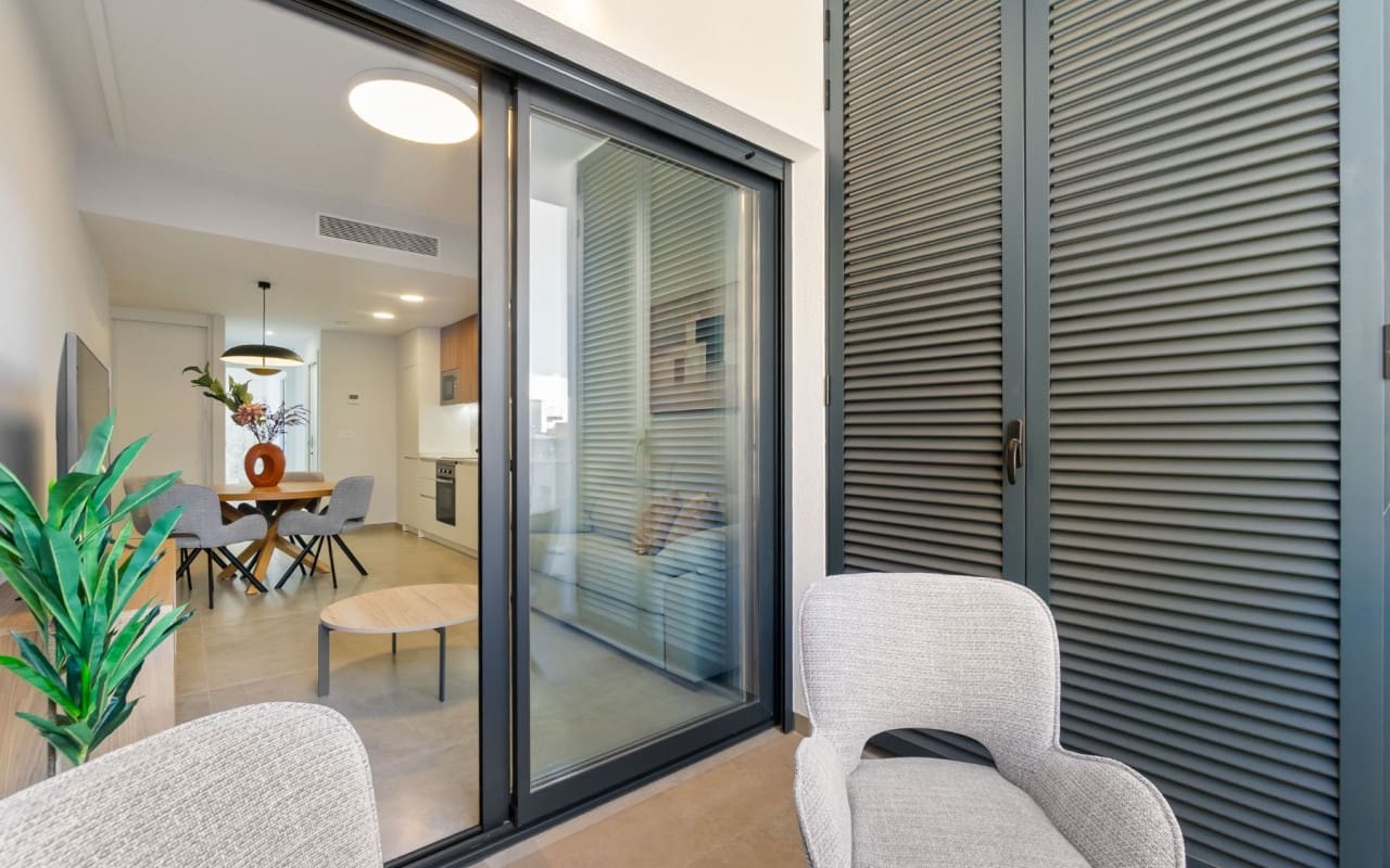 2 soveværelse Lejlighed til salg i Torrevieja med swimmingpool - € 249.900 (Ref: 9997276)