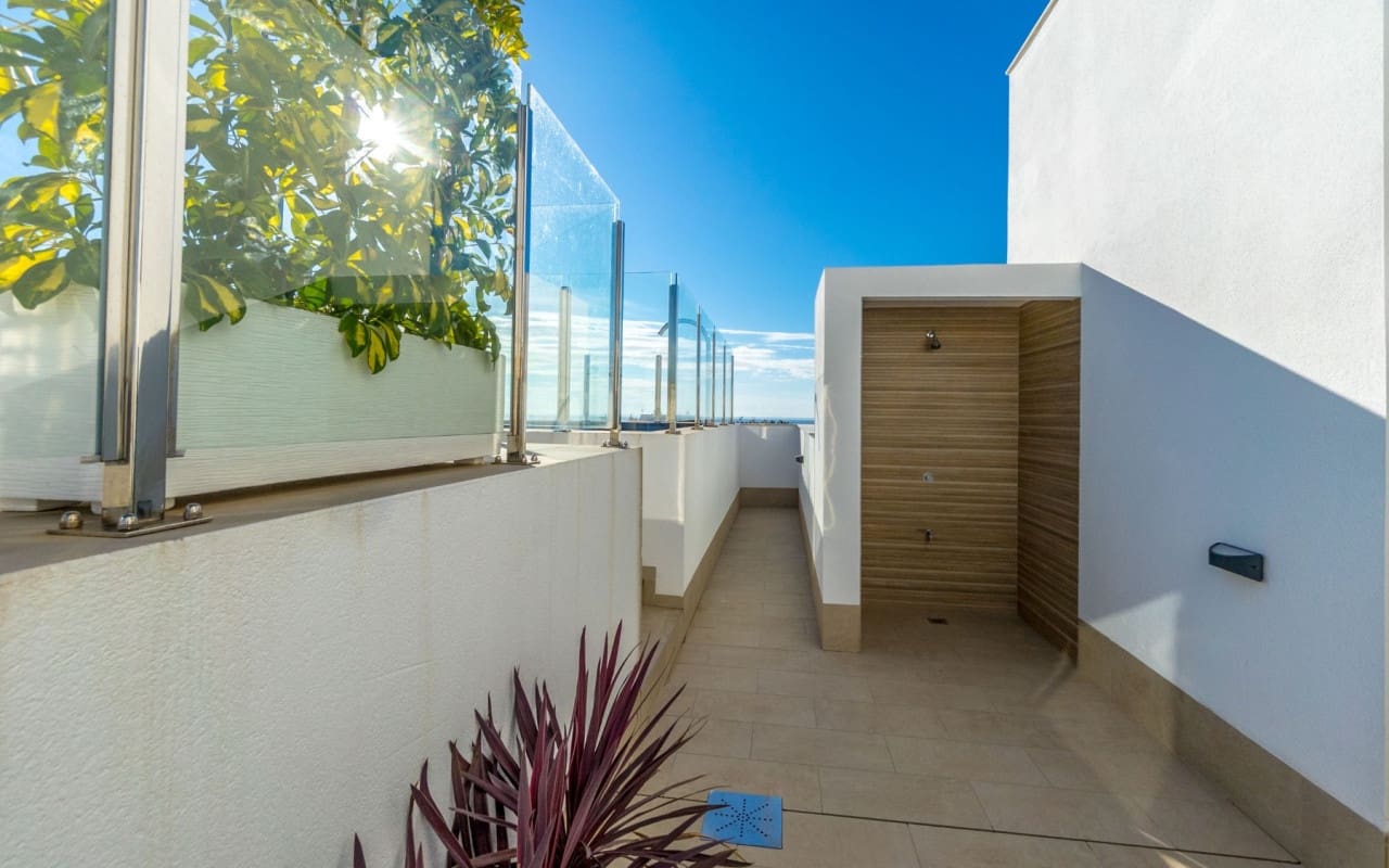 2 soveværelse Lejlighed til salg i Torrevieja med swimmingpool - € 249.900 (Ref: 9997276)