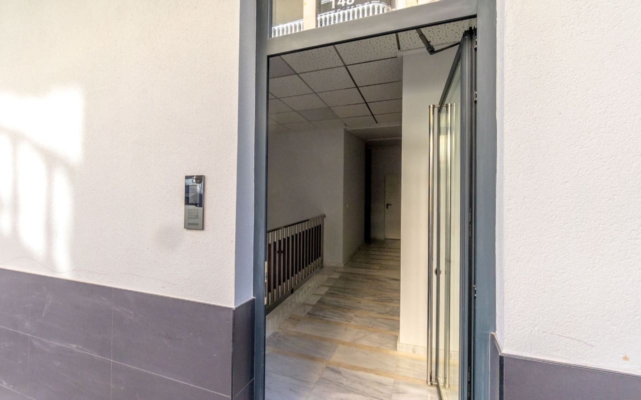 2 soveværelse Lejlighed til salg i Torrevieja med swimmingpool - € 249.900 (Ref: 9997276)