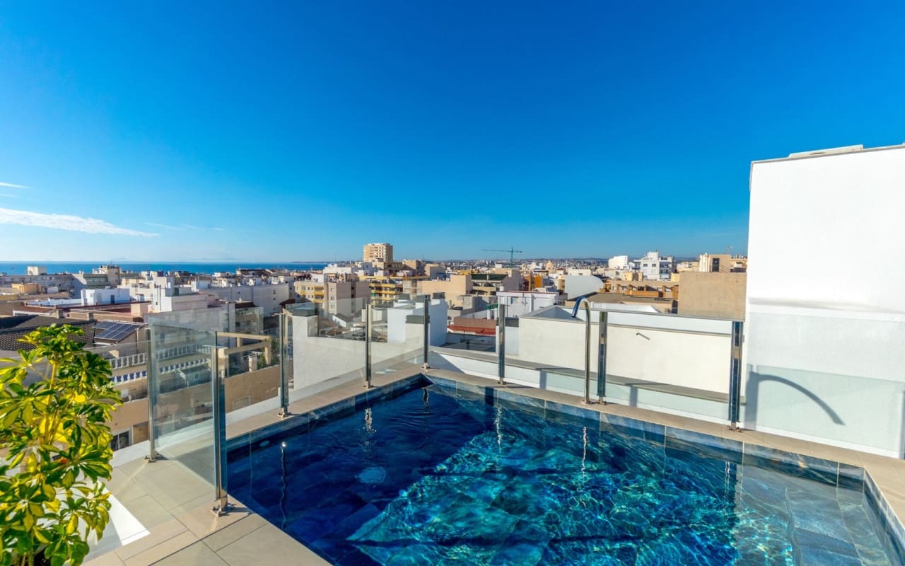 2 soveværelse Lejlighed til salg i Torrevieja med swimmingpool - € 249.900 (Ref: 9997276)