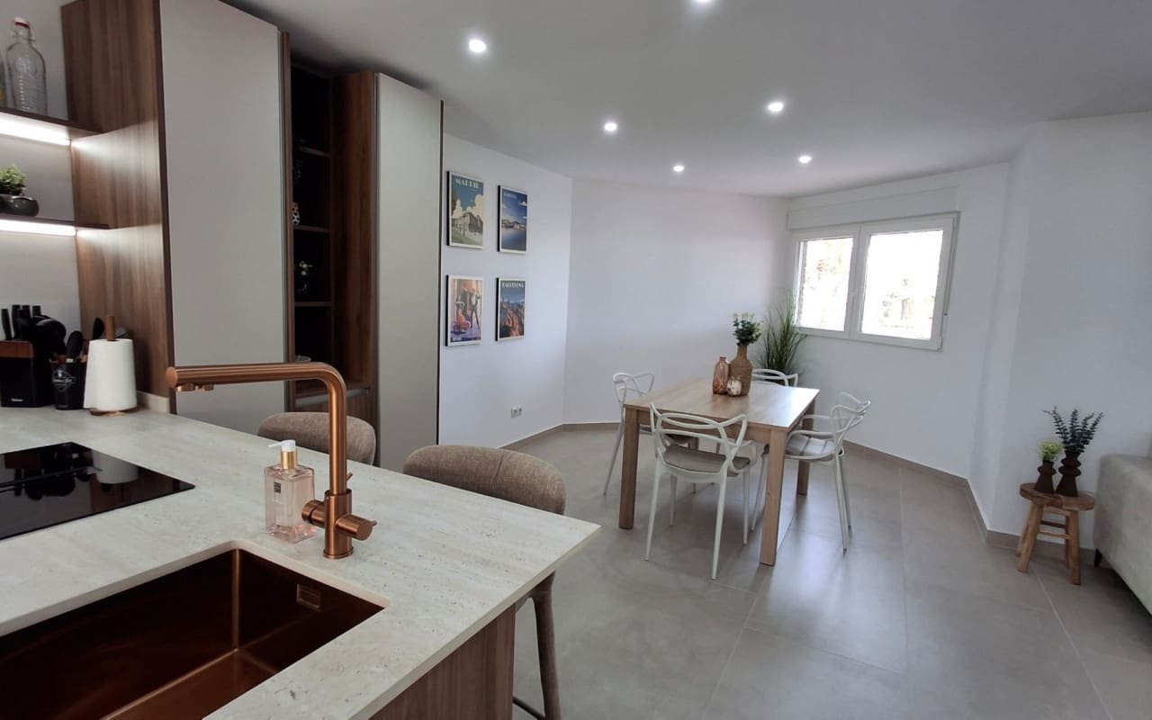 2 sypialnia Apartament przy plaży na sprzedaż w Torrevieja - 279 000 € (Ref: 9997278)