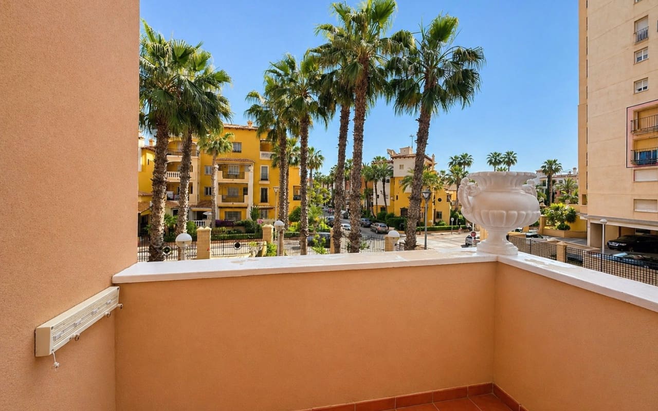 3 soveværelse Lejlighed til salg i Torrevieja med swimmingpool garage - € 255.000 (Ref: 9997280)