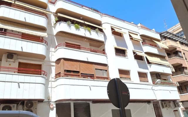 Apartamento de 4 habitaciones en Orihuela ciudad, Orihuela en venta - 220.000 € (Ref: 9997281)