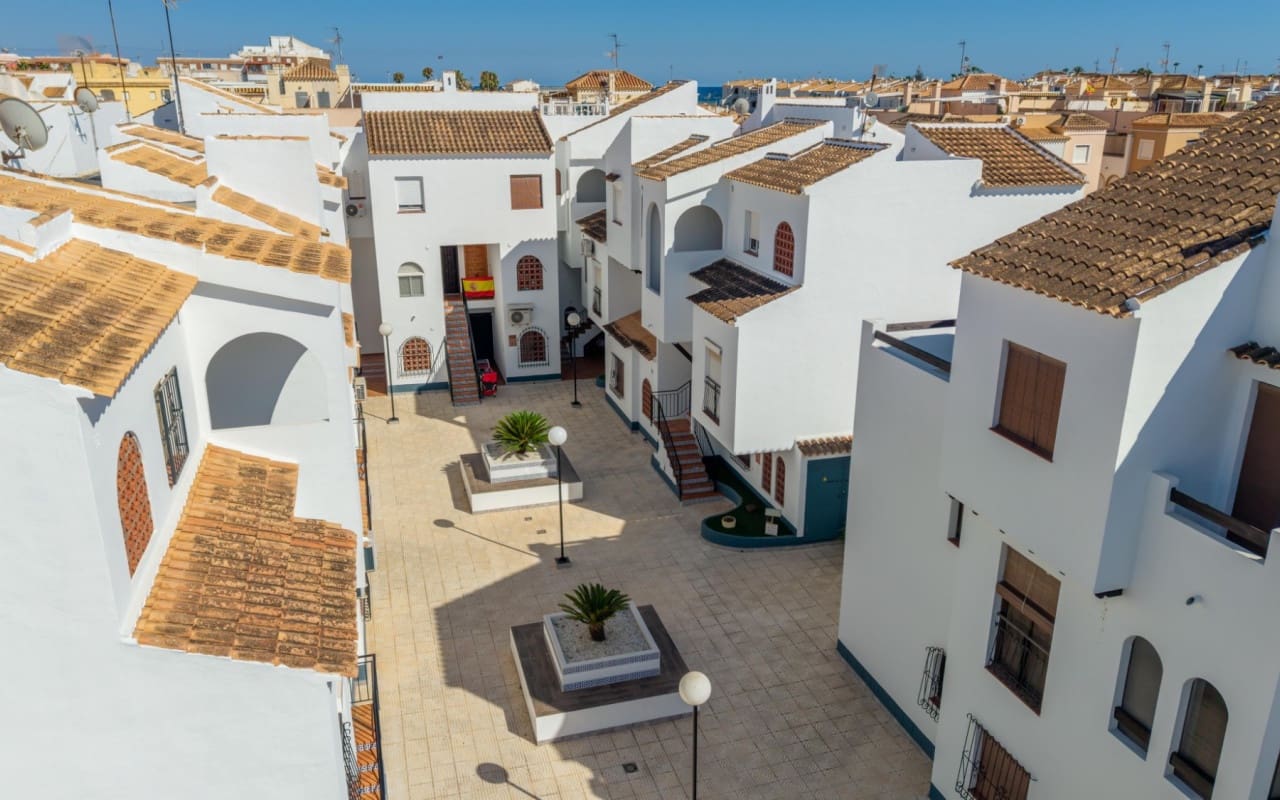 1 soveværelse Bungalow til salg i Torrevieja med swimmingpool - € 132.000 (Ref: 9997282)