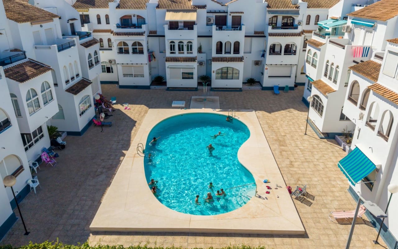 1 soveværelse Bungalow til salg i Torrevieja med swimmingpool - € 132.000 (Ref: 9997282)