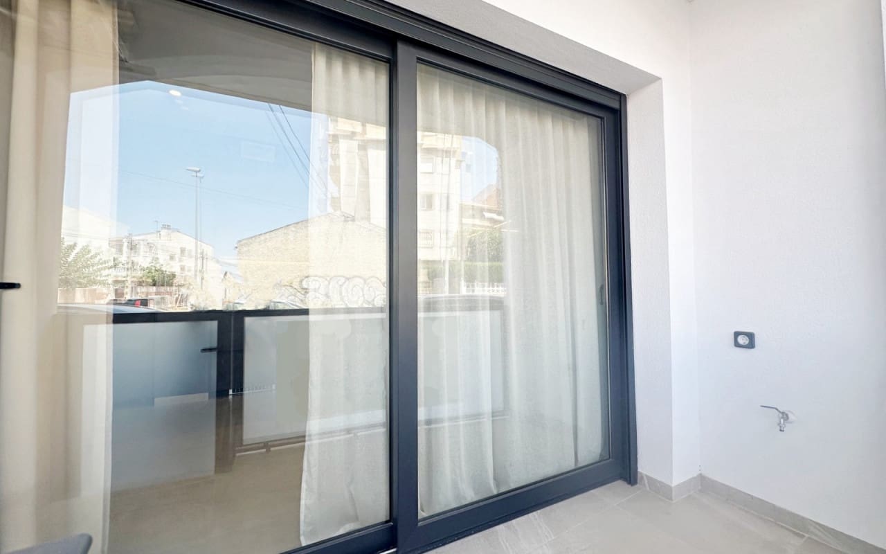 1 makuuhuone Yksiö myytävänä paikassa Torrevieja - 168 000 € (Ref: 9997284)