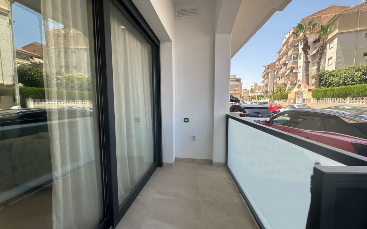 1 makuuhuone Yksiö myytävänä paikassa Torrevieja - 168 000 € (Ref: 9997284)