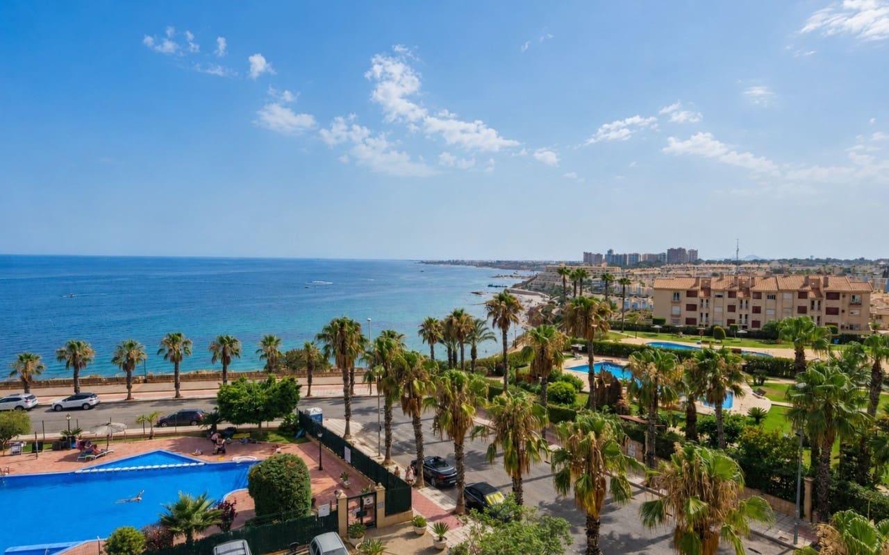 2 makuuhuone Ranta-asunto myytävänä paikassa Orihuela Costa mukana uima-altaan - 224 000 € (Ref: 9997285)