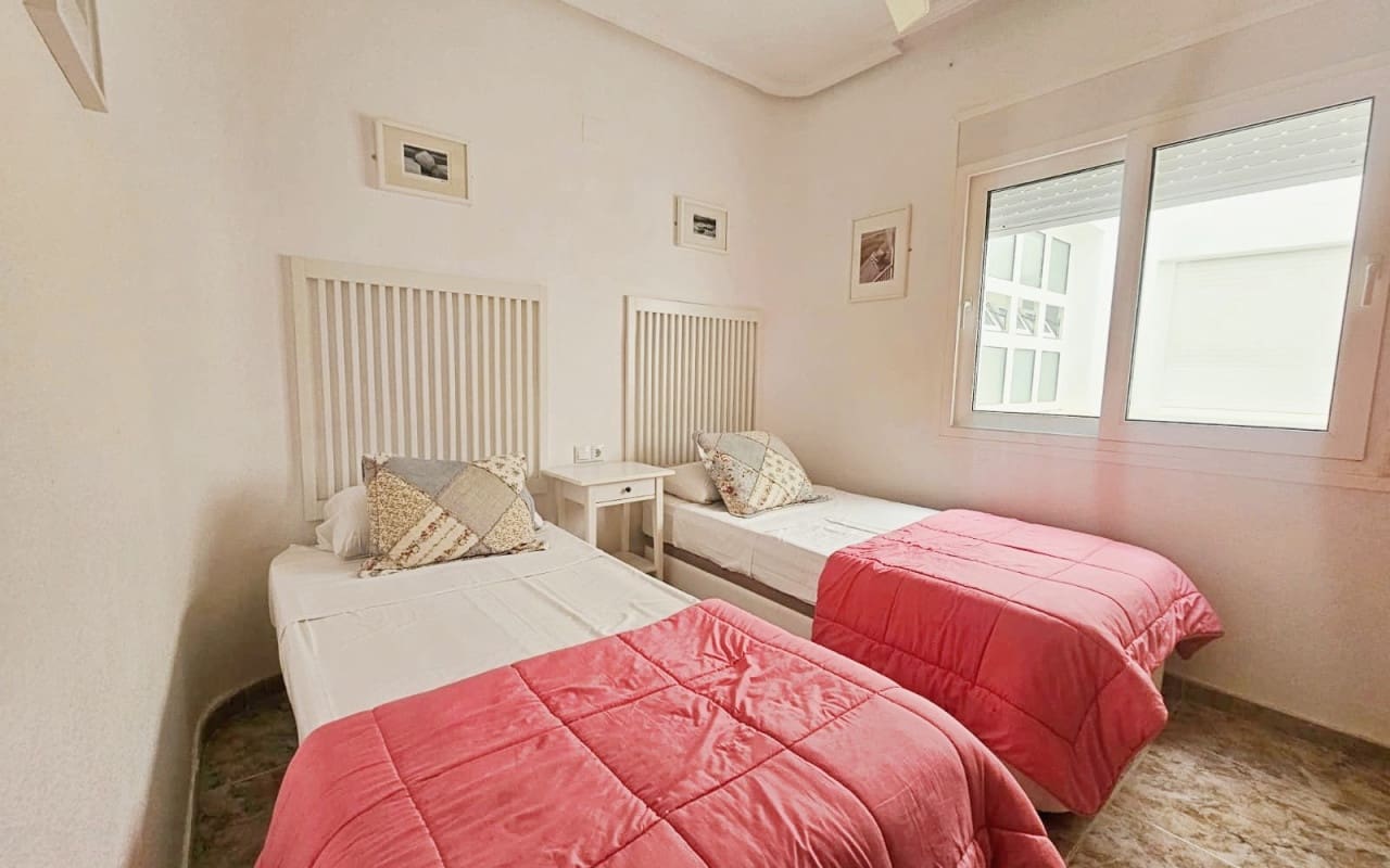 2 makuuhuone Ranta-asunto myytävänä paikassa Orihuela Costa mukana uima-altaan - 224 000 € (Ref: 9997285)