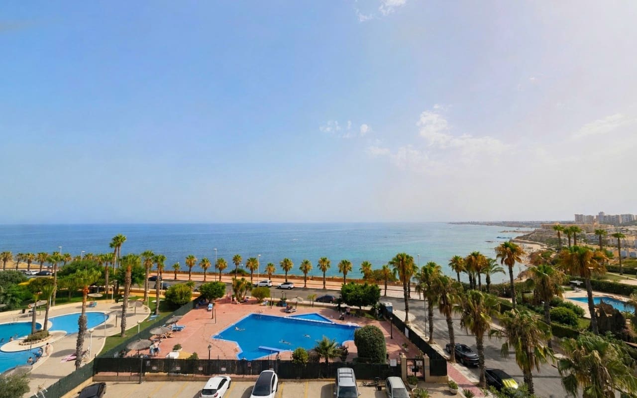 2 makuuhuone Ranta-asunto myytävänä paikassa Orihuela Costa mukana uima-altaan - 224 000 € (Ref: 9997285)