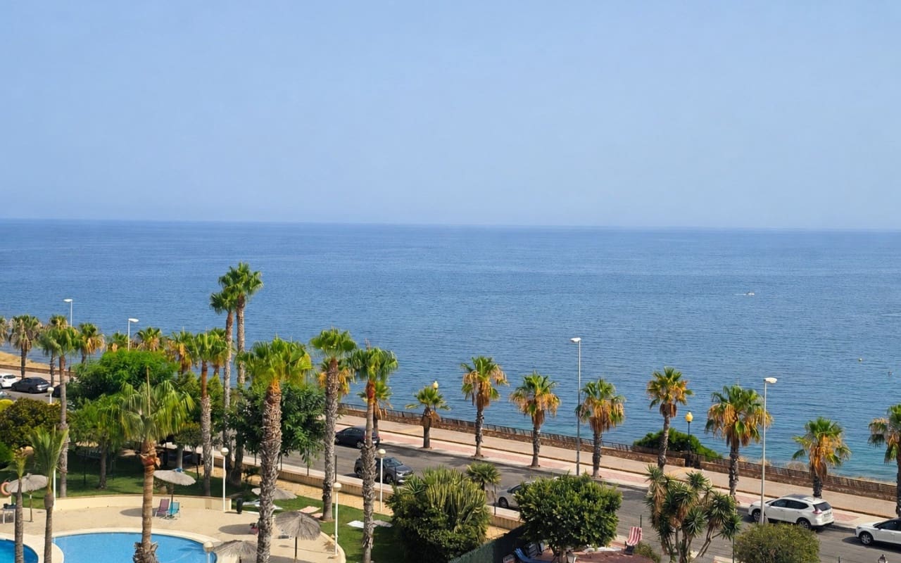 2 makuuhuone Ranta-asunto myytävänä paikassa Orihuela Costa mukana uima-altaan - 224 000 € (Ref: 9997285)